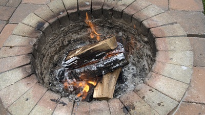 Outdoor Fireplace vs. Firepit - which one is your best option?